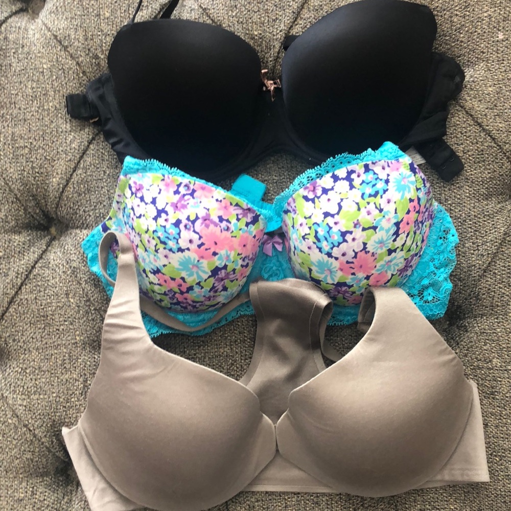 Lot of Victoria’s Secret bras: 34C